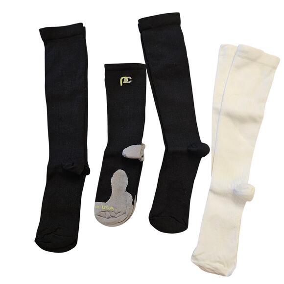 NWT Pro compression socks lot of 4 S / M diabetic recovery basic color made USA - Picture 1 of 3